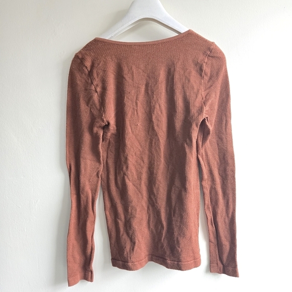New Free People Intimatey Shea Button-Up Seamless Henley Terra Cott Top Size M/L - Picture 4 of 5